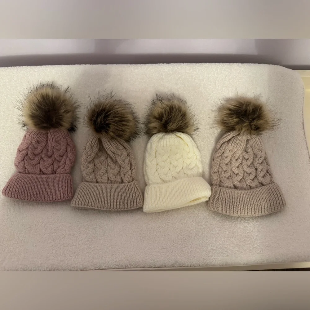 POM POM WINTER HAT NWOT